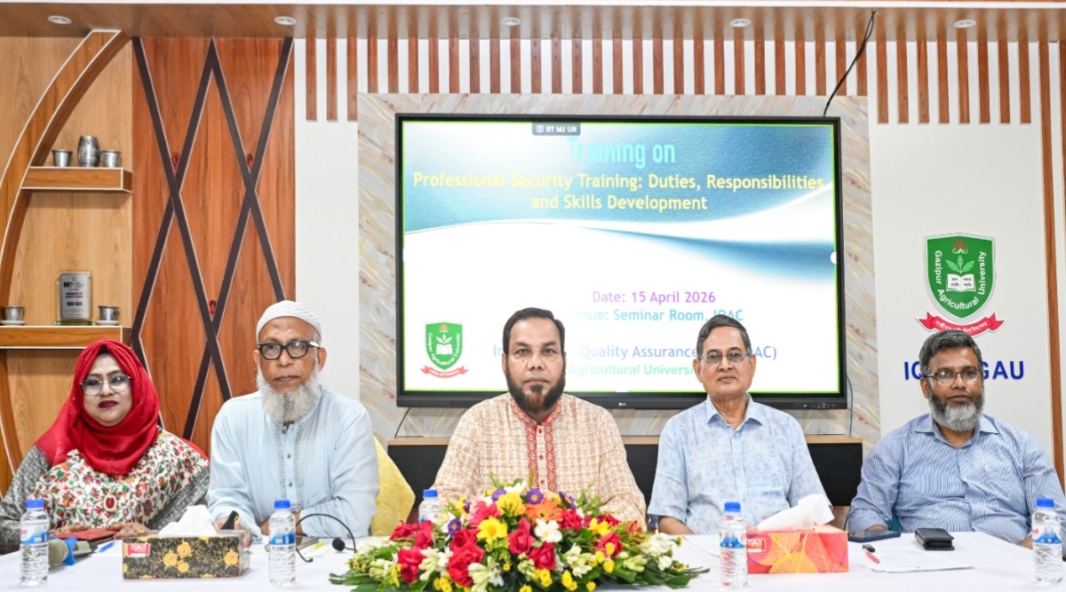 স্মার্ট কৃষির হাতছানি: নিয়ন্ত্রিত পরিবেশে বছরব্যাপী ফসল উৎপাদনে নতুন প্রযুক্তি